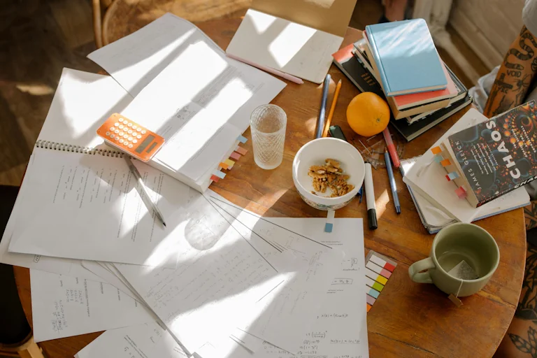messy table